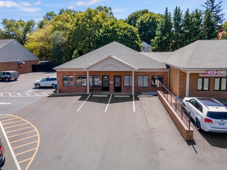 More Photos Of 239 South St, Front Royal Freestanding For Sale