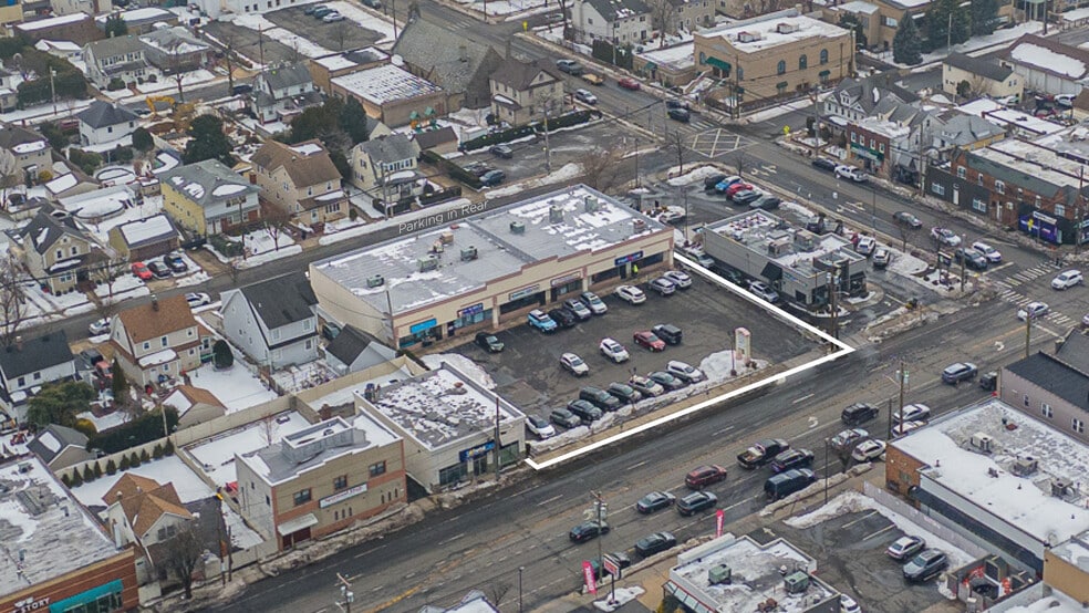 More Photos Of 131 Jericho Tpke, Mineola Storefront For Sale