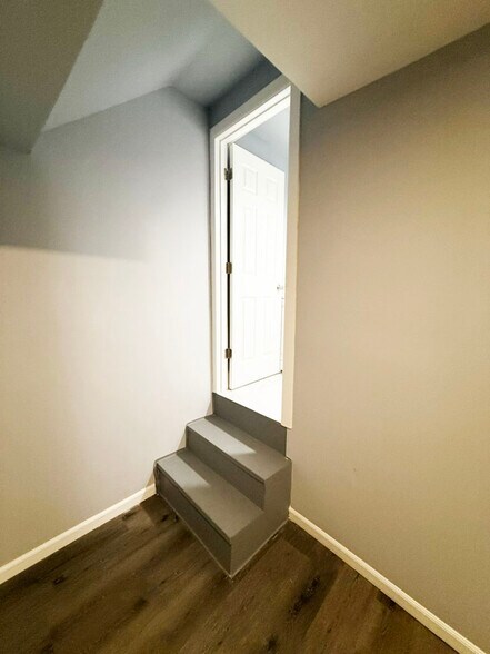 More Photos Of 1185 Elizabeth Ave, Elizabeth Storefront For Lease