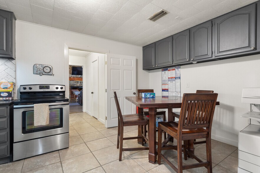 More Photos Of 10855 US Highway 69 N, Tyler Trailer Camper Park For Sale