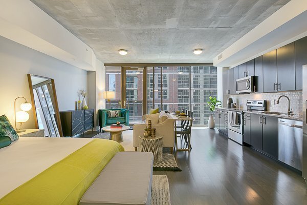 More Photos Of 1701 Payne St, Dallas Apartments For Lease