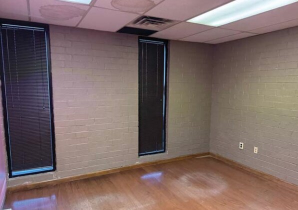 More Photos Of 3716 Alliance Dr, Greensboro Unknown For Lease