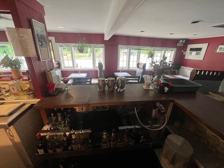 More Photos Of 1143 Main St S, Woodbury Restaurant For Sale