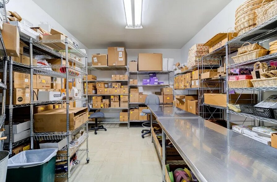 More Photos Of 269 Main St, Beacon Storefront For Sale