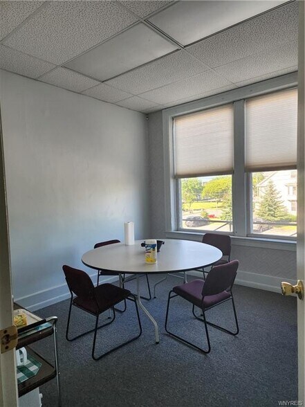 More Photos Of 534 Main St, Medina Storefront Retail Office For Lease