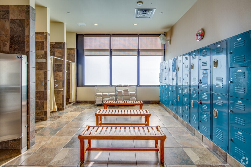 More Photos Of 16100 N 71st St, Scottsdale Office For Sale
