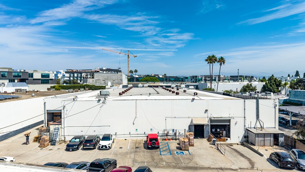 More Photos Of 3961 Landmark St, Culver City Warehouse For Lease