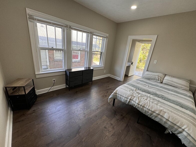 More Photos Of 5222 E Washington St, Indianapolis Apartments For Sale