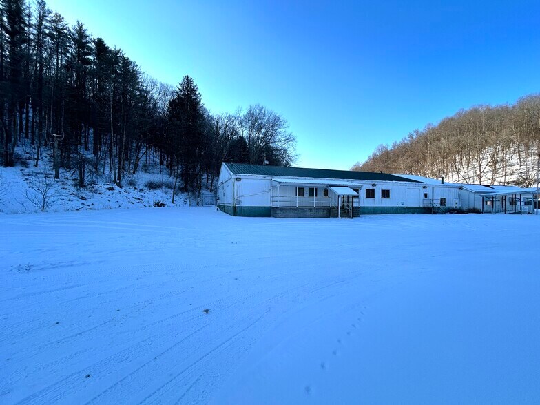More Photos Of 123 Turkey Run Rd, Salem Distribution For Sale