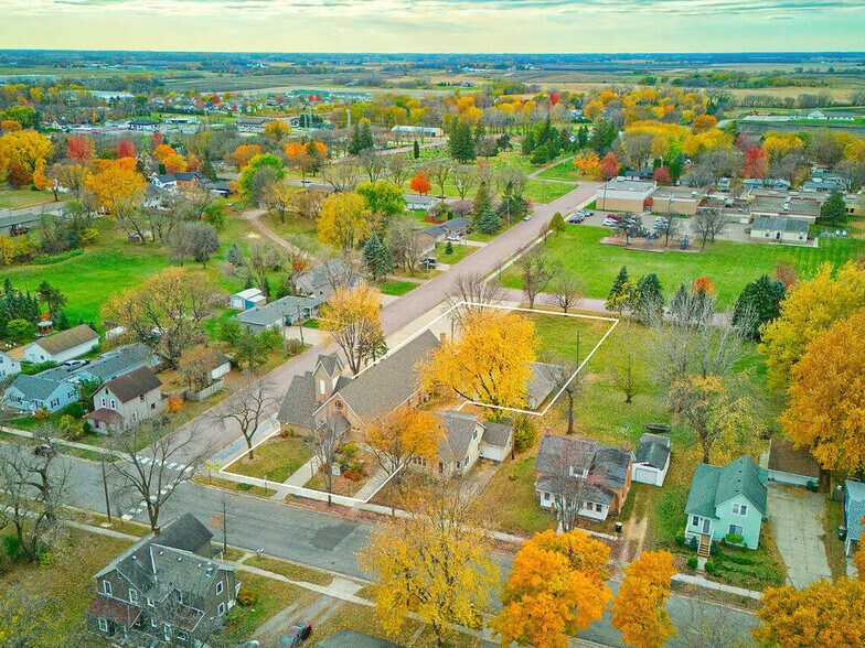 More Photos Of 410 1st St N, Winsted Office For Sale