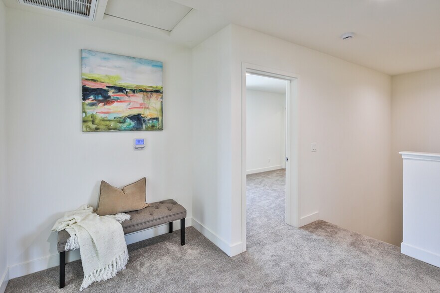 More Photos Of 6836 Whitman Ave, Van Nuys Multifamily For Sale