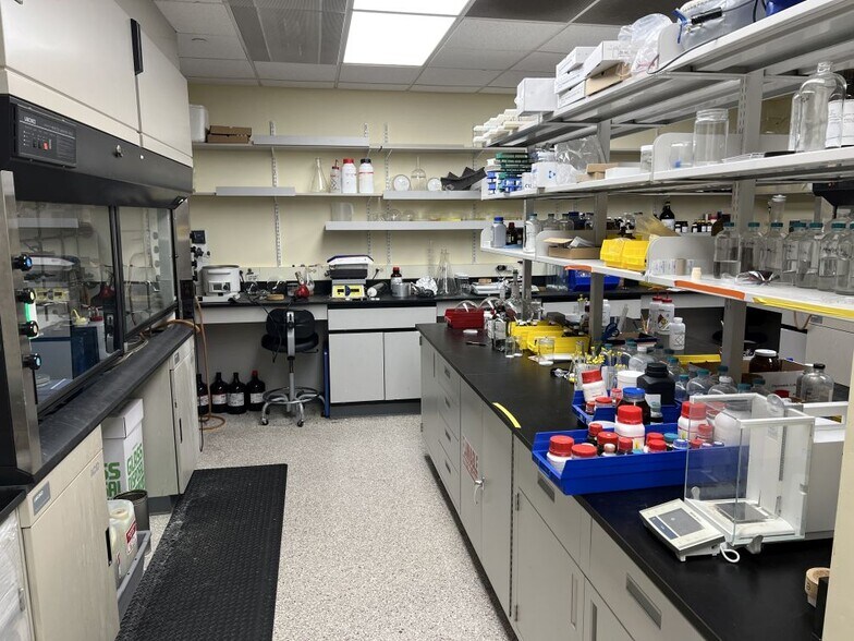 More Photos Of 21 Business Park Dr, Branford Research And Development For Lease