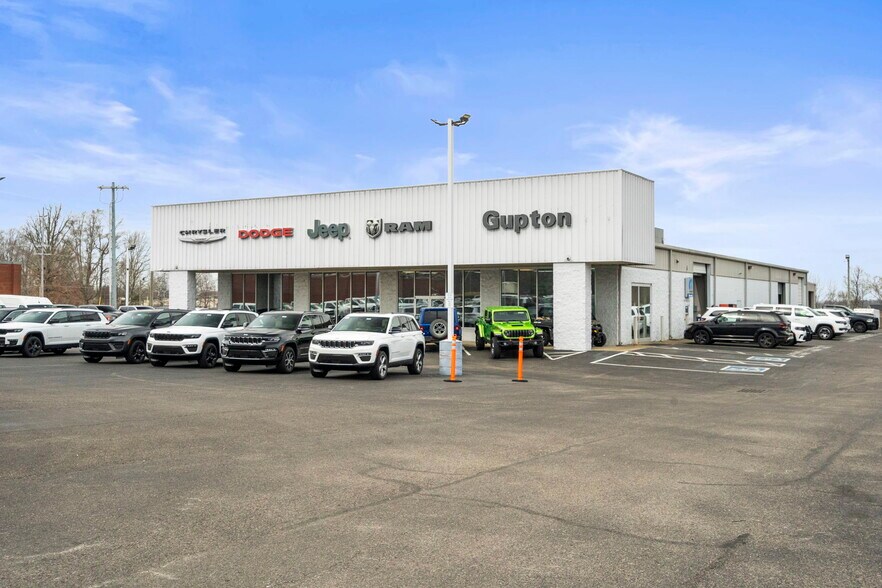 More Photos Of 3450 Tom Austin Hwy, Springfield Auto Dealership For Lease