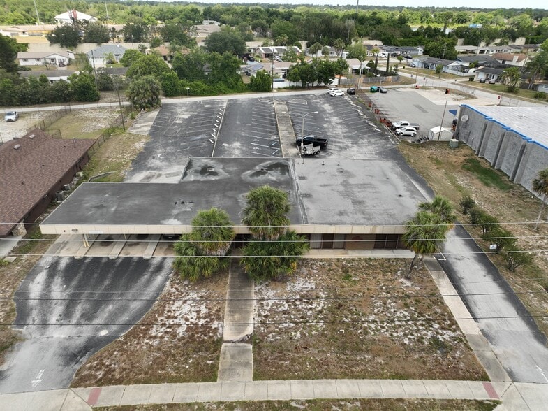 More Photos Of 940 Deltona Blvd, Deltona Bank For Sale
