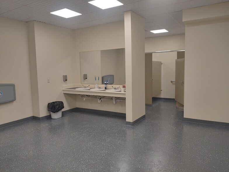 More Photos Of 101-103 S Washington Ave, Wellington Office For Lease