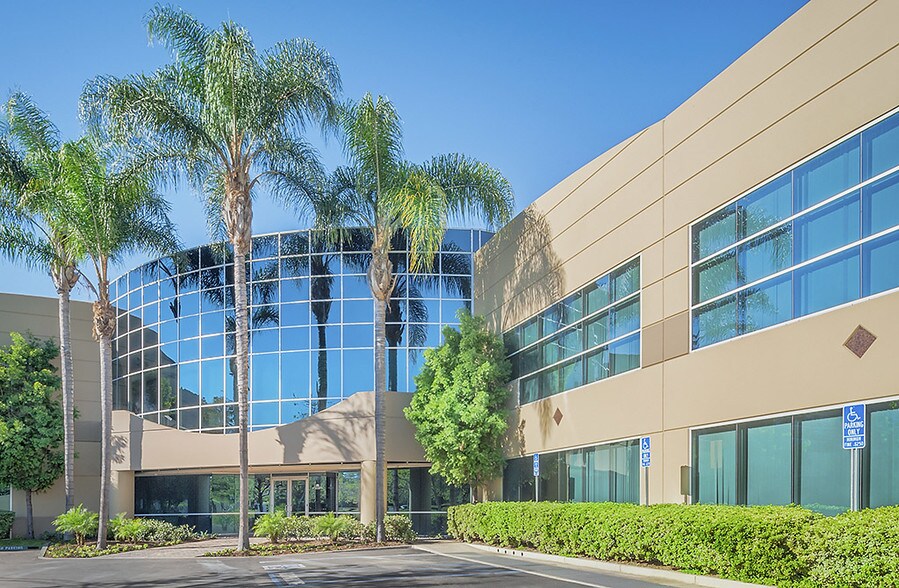 More Photos Of 27 Spectrum Pointe Dr, Lake Forest Light Distribution For Lease