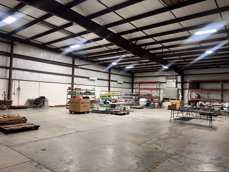 More Photos Of 104 Challenger Ct, Sanford Warehouse For Lease