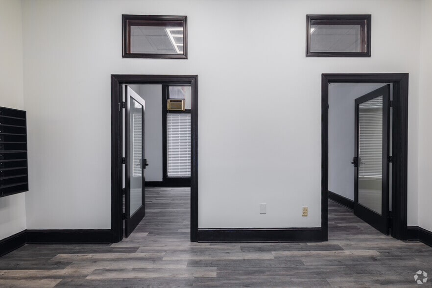 More Photos Of 2131 Maryland Ave, Baltimore Apartments For Lease