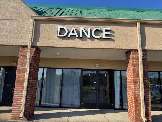 More Photos Of 7061 Moores Ln, Brentwood Unknown For Lease