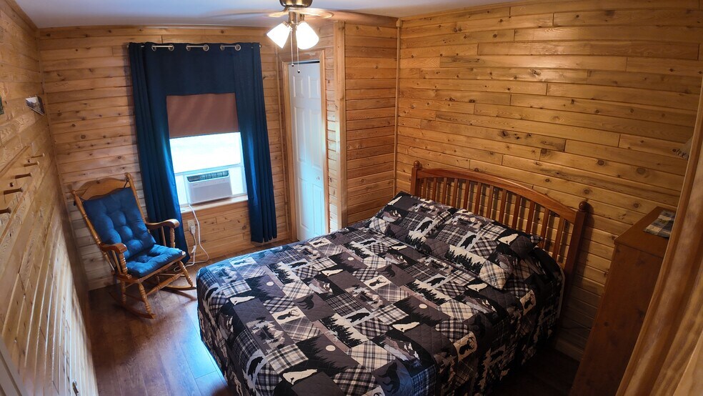 More Photos Of 109 Sinclair Rd, Sinclair Sports And Entertainment For Sale