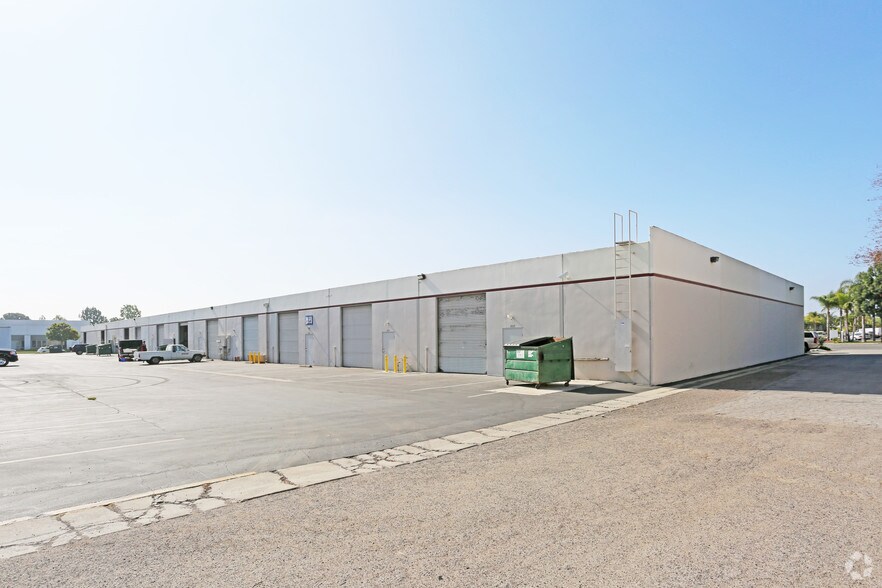 More Photos Of 3401-3419 W MacArthur Blvd, Santa Ana Warehouse For Lease