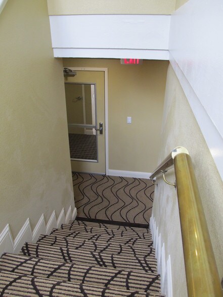 More Photos Of 1012 Sutton Way, Grass Valley Office For Lease