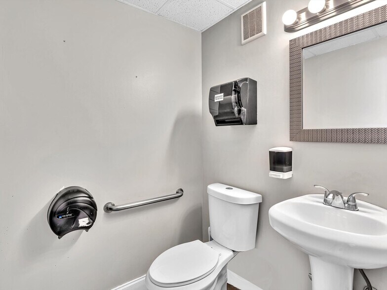 More Photos Of 6175 NW 153rd St, Miami Lakes Medical For Lease