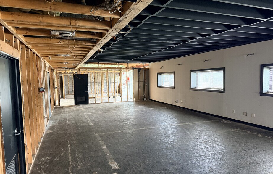 More Photos Of 32974 Glendale St, Livonia Warehouse For Sale