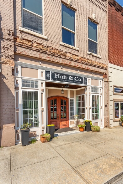 More Photos Of 1012 Noble St, Anniston Storefront Retail Office For Sale