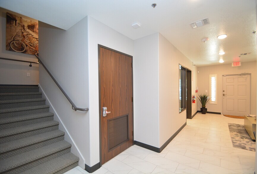 More Photos Of 6542 Greatwood Pky, Sugar Land Medical For Lease