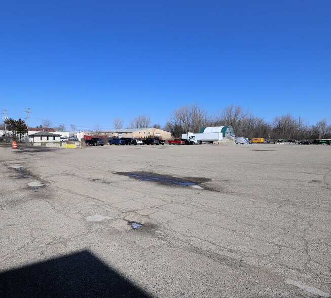 More Photos Of 4225 Quinlan Drive, Burton Warehouse For Lease