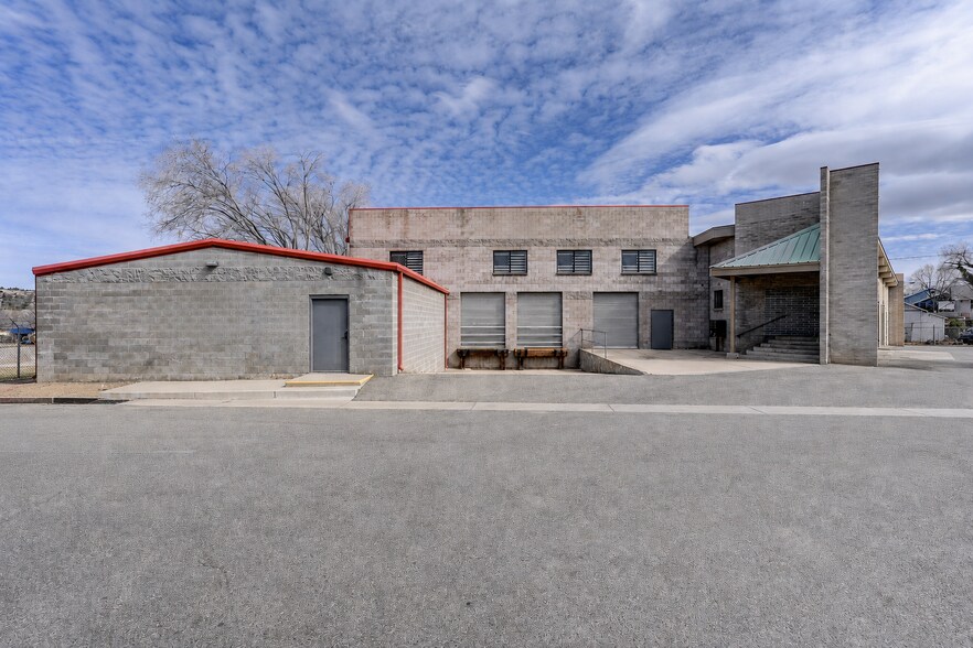 More Photos Of 600 E Moeller St, Prescott Warehouse For Lease