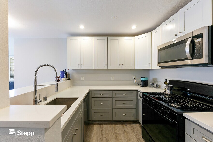 More Photos Of 1060 Olive Ave, Long Beach Apartments For Sale