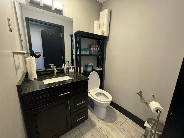 More Photos Of 190 Russell St, Hadley Medical For Lease