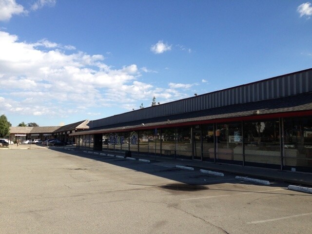 More Photos Of 4611 Holt Blvd, Montclair Showroom For Lease