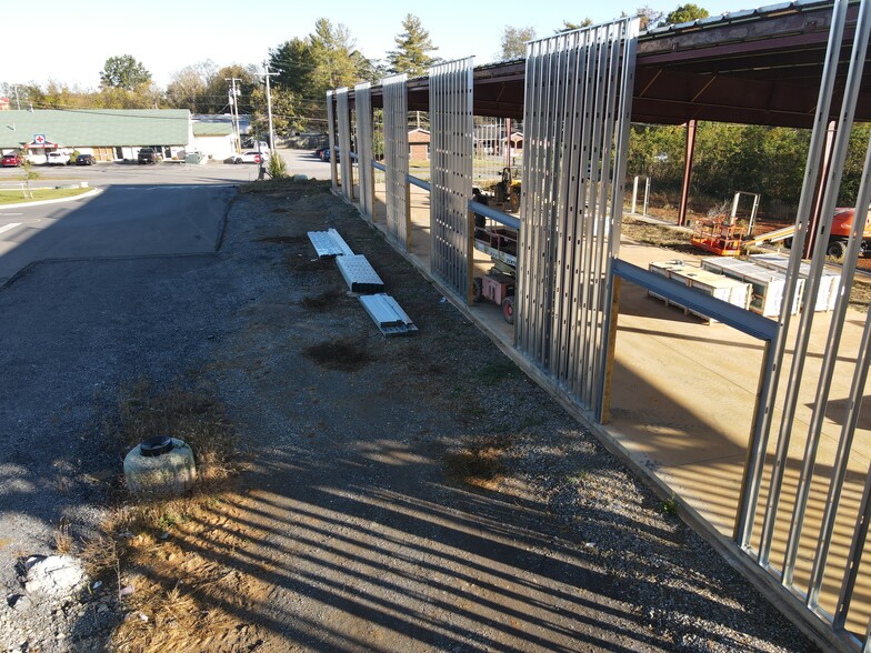 More Photos Of 110 Whitewood Blvd, Johnson City General Retail For Lease