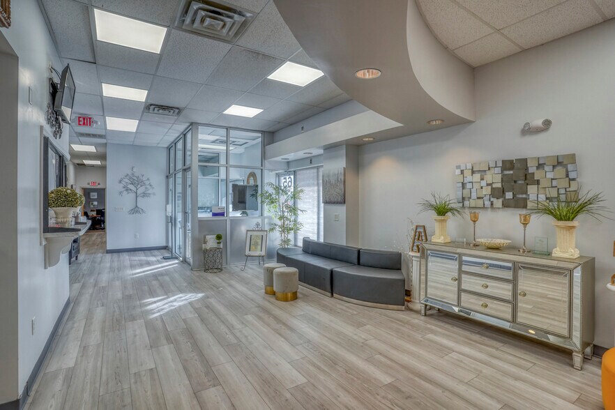More Photos Of 65 N Dupont Hwy, Dover Medical For Sale