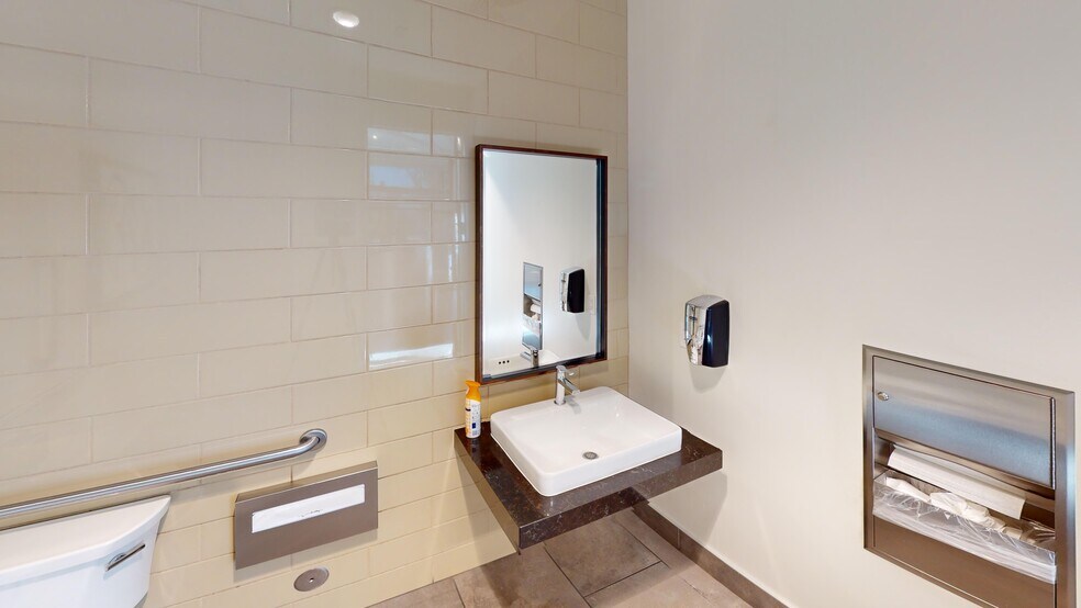 More Photos Of 700 S 3rd St, Las Vegas Office For Lease