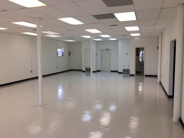 More Photos Of 8305 Hwy 71 W, Austin Storefront Retail Office For Lease