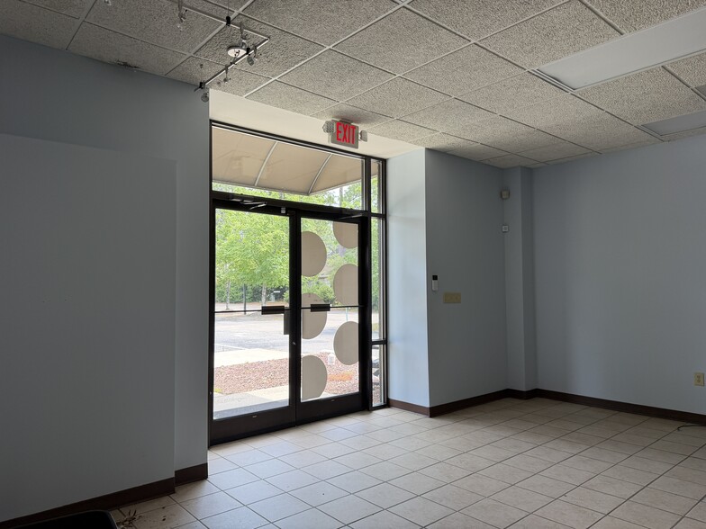 More Photos Of 15 Dawn Rd, Pinehurst Office For Lease