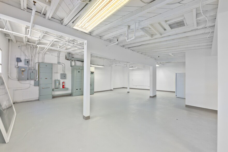 More Photos Of 11751 Mississippi, Los Angeles Office For Sale