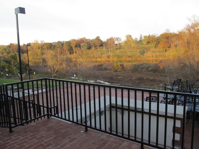 More Photos Of 1101 Sophia St, Fredericksburg Restaurant For Lease