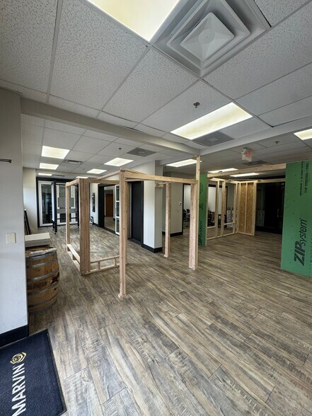 More Photos Of 400 E Wilson Bridge Rd, Worthington Research And Development For Lease