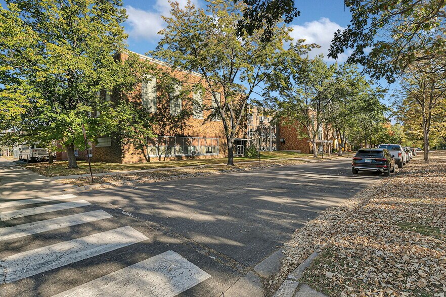 More Photos Of 430 3rd Ave NE, Saint Cloud Specialty For Sale