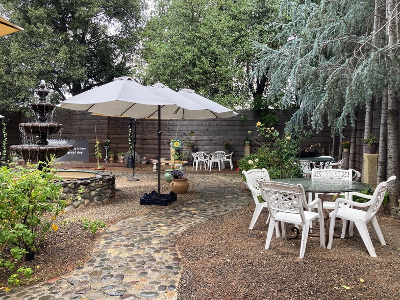 More Photos Of 870 Hartnell Ave, Redding Garden Center For Sale