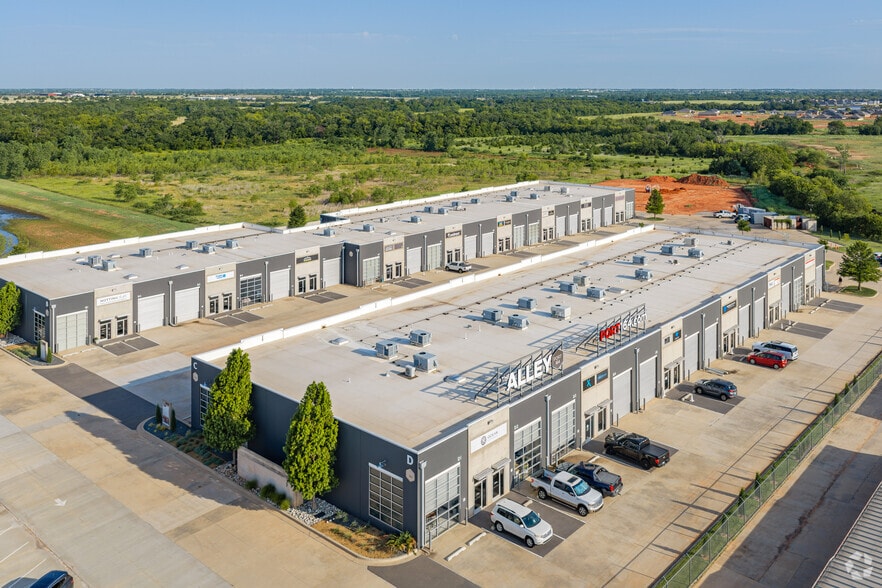 More Photos Of 3825 NW 166th St, Edmond Light Manufacturing For Lease