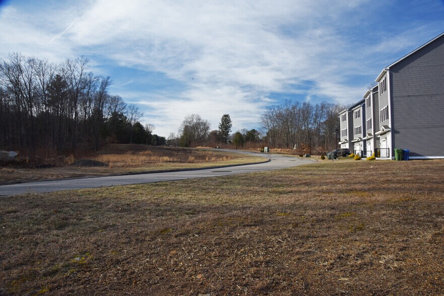 More Photos Of 206 E High St, East Hampton Land For Sale