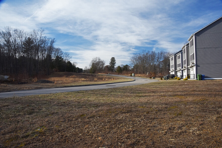 More Photos Of 206 E High St, East Hampton Land For Sale