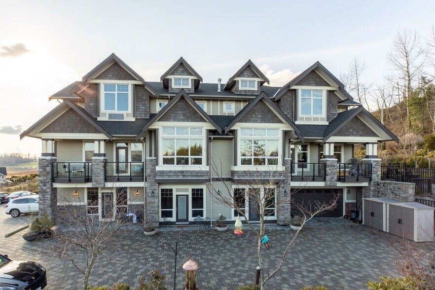 More Photos Of 2379 Chardonnay Ln, Abbotsford Hospitality For Sale
