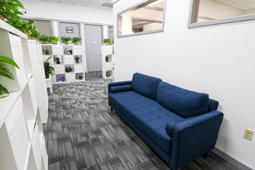 More Photos Of 2265 116th Ave NE, Bellevue Office For Lease